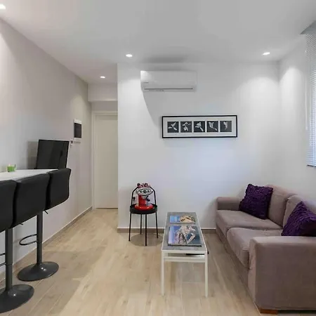 Luxury Cozy In The Center 아파트 *