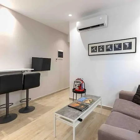 Luxury Cozy In The Center Апартаменты *